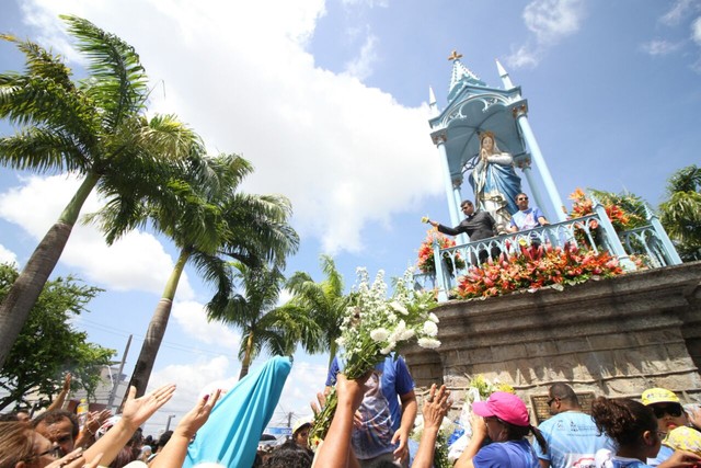 Veja o que abre e o que fecha no feriado de Nossa Senhora da Conceição