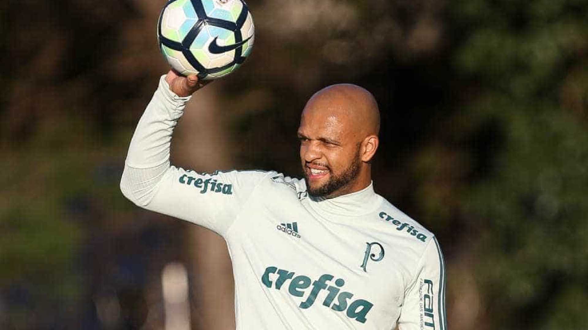 Flamengo aguarda resposta, e negociação por Felipe Melo vira novela