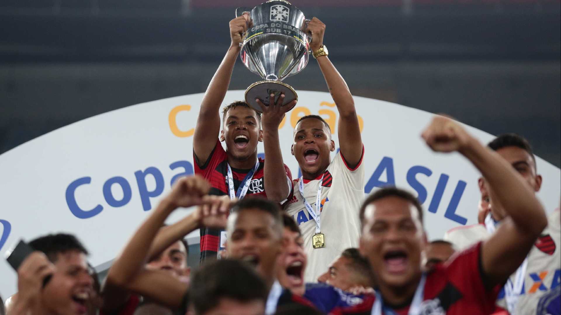 Fla supera surto de caxumba e é campeão da Copa do Brasil Sub-17