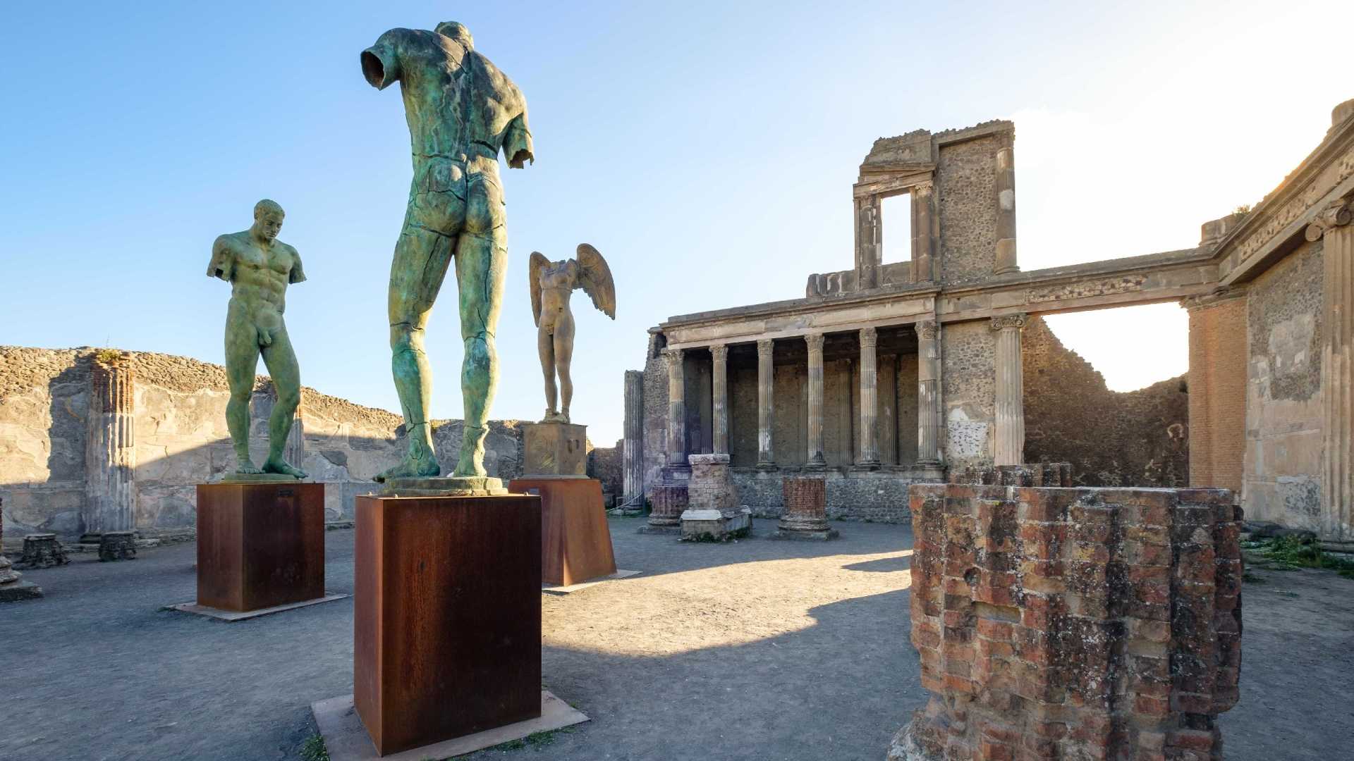 Pesquisadores de Pompeia estudam possível teatro do séc. IV