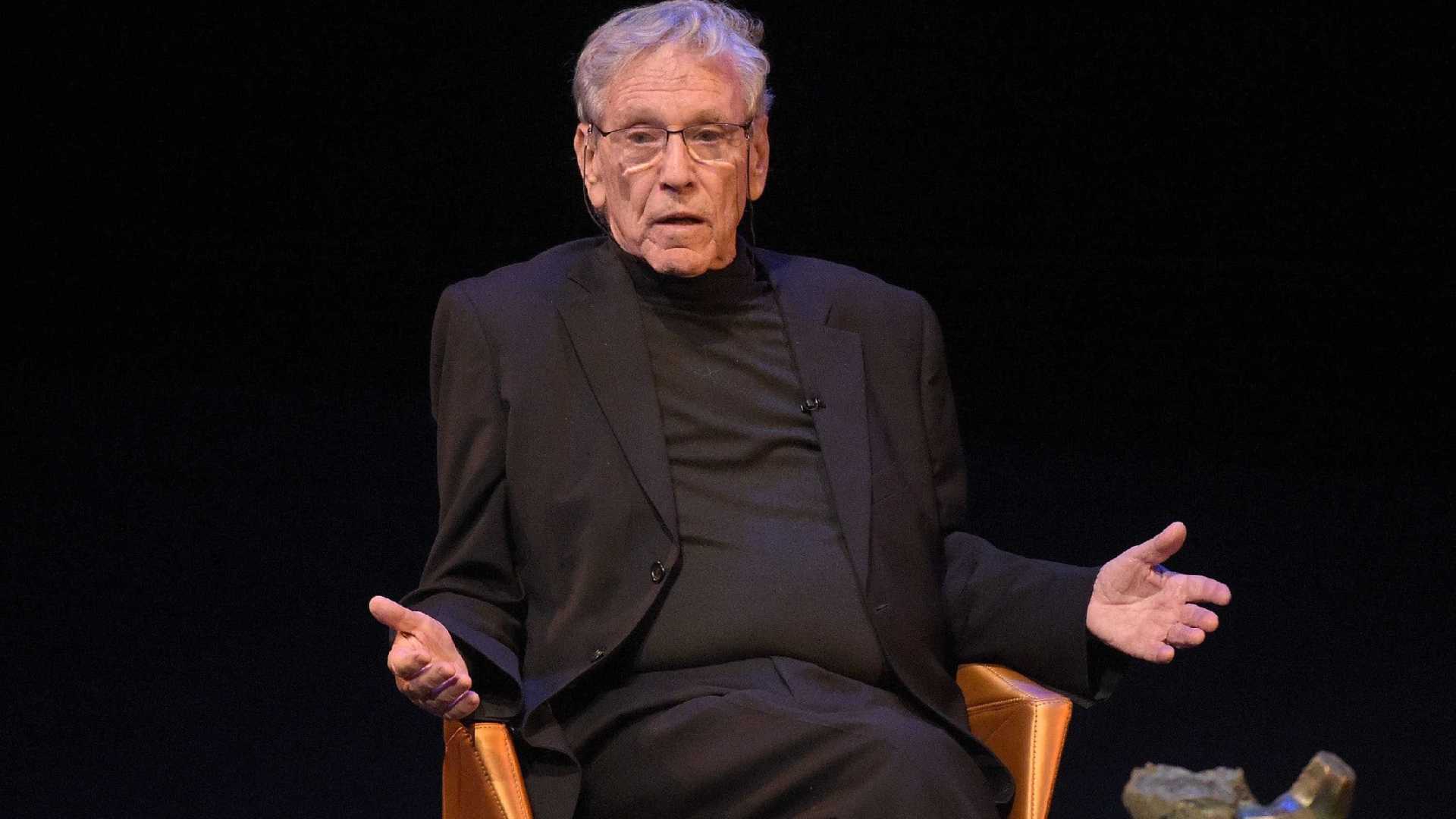 Escritor Amos Oz morre em Israel, aos 79 anos