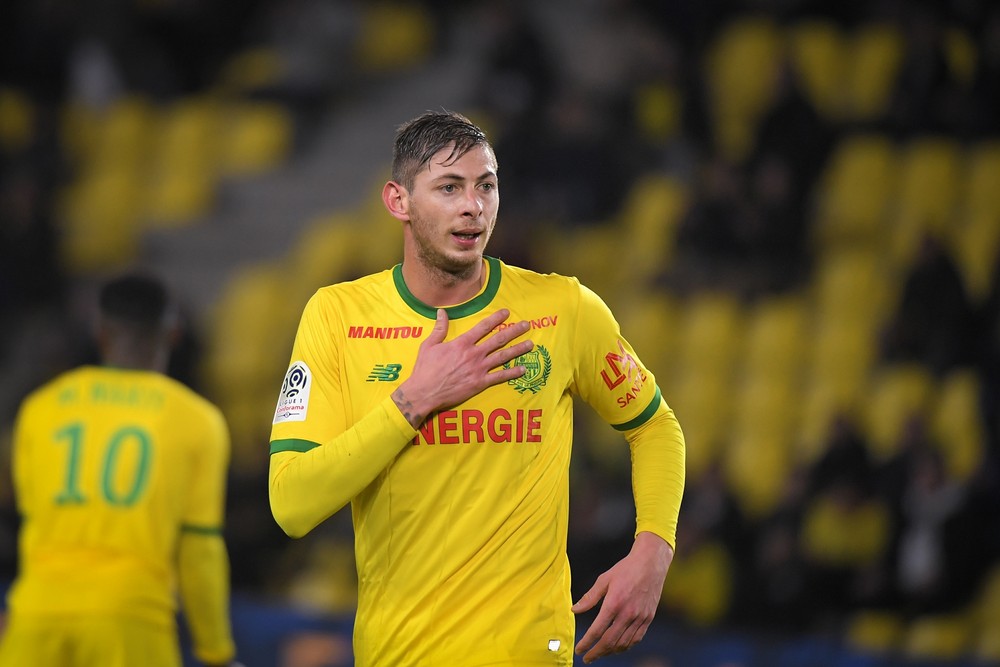 Dois assentos, que acreditam ser do avião de Emiliano Sala, foram encontrados ao norte da França