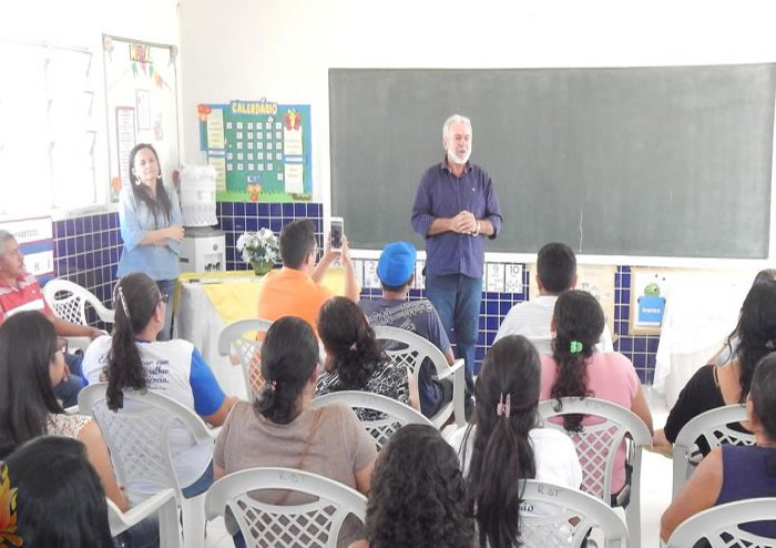 Segunda Escola de Nova Olinda premiada pelo ‘Escola Nota 10’ recebe equipe da educação para entrega de gratificação