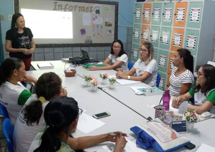 Educação de Nova Olinda faz apresentação do SARA e escolhe livro do PNLD 2019