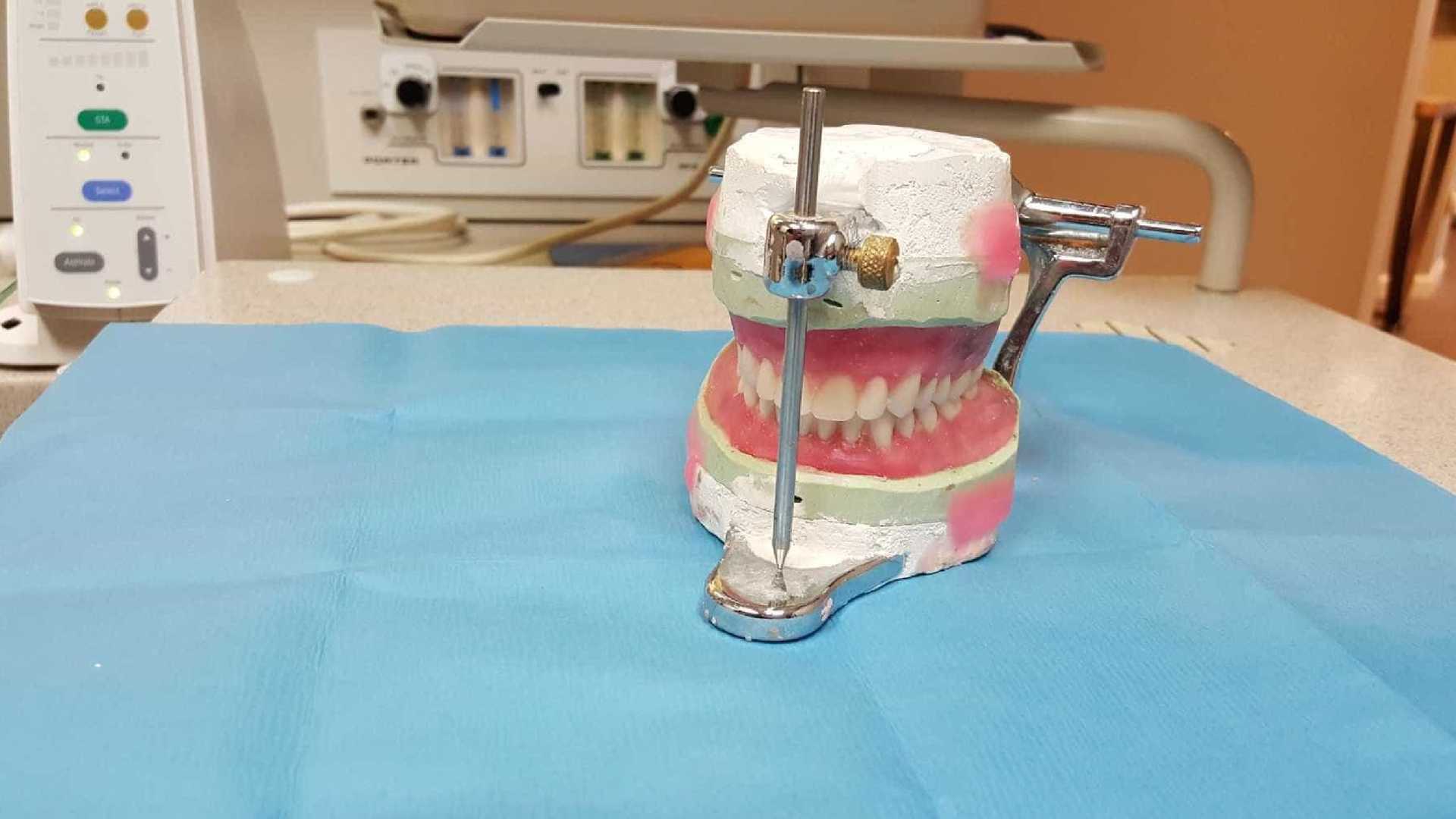 Dentistas criticam filme da Netflix que orienta retirada de dentes