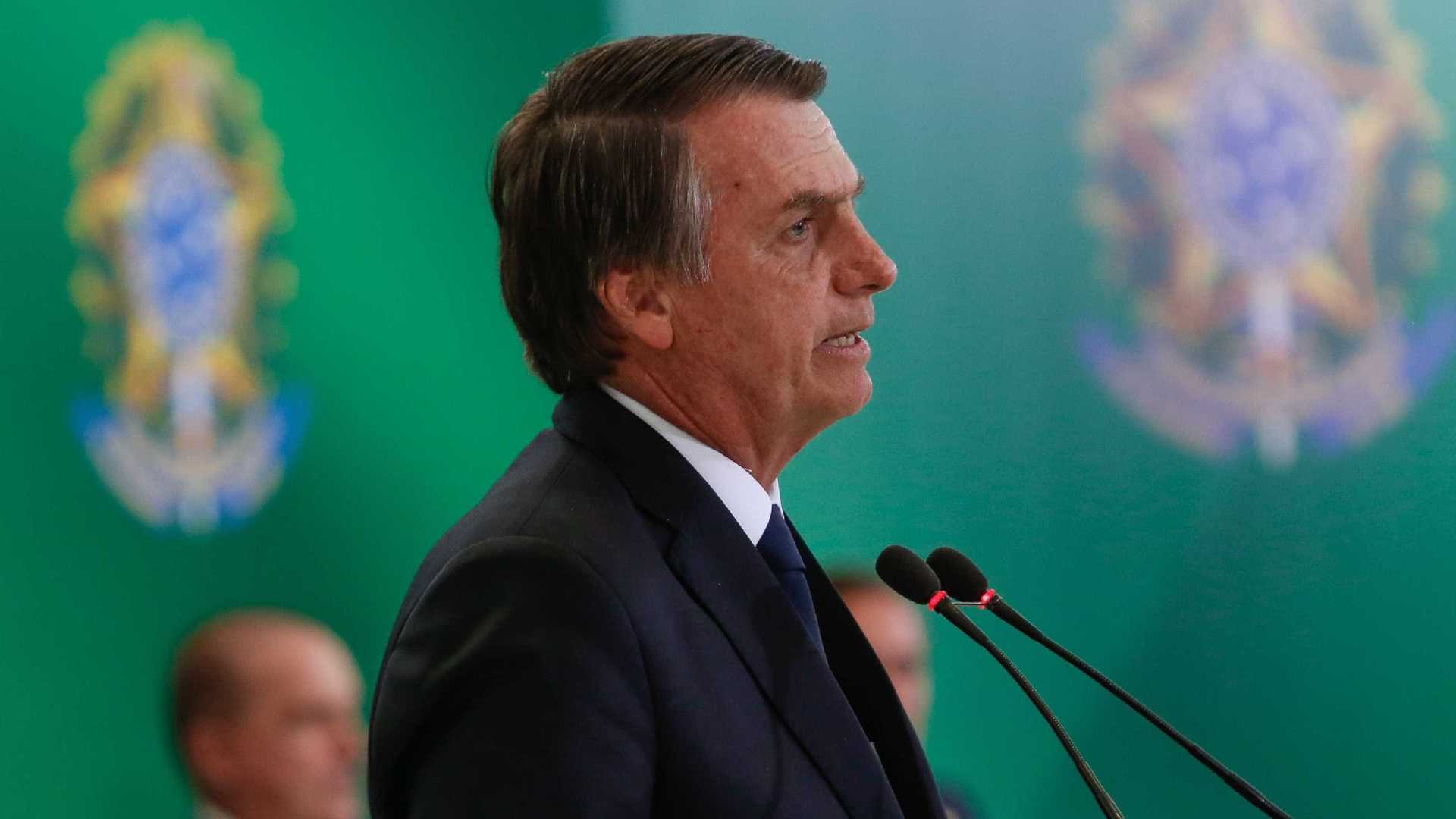 Recuou: Bolsonaro desiste de base militar norte-americana no Brasil