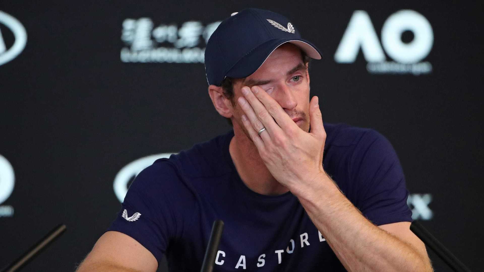 Em lágrimas, Murray diz querer encerrar carreira em Wimbledon