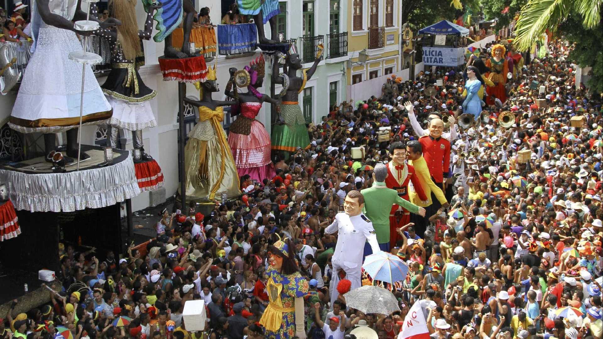 Em Salvador, Rio e Olinda o ‘esquenta’ para o carnaval já está nas ruas