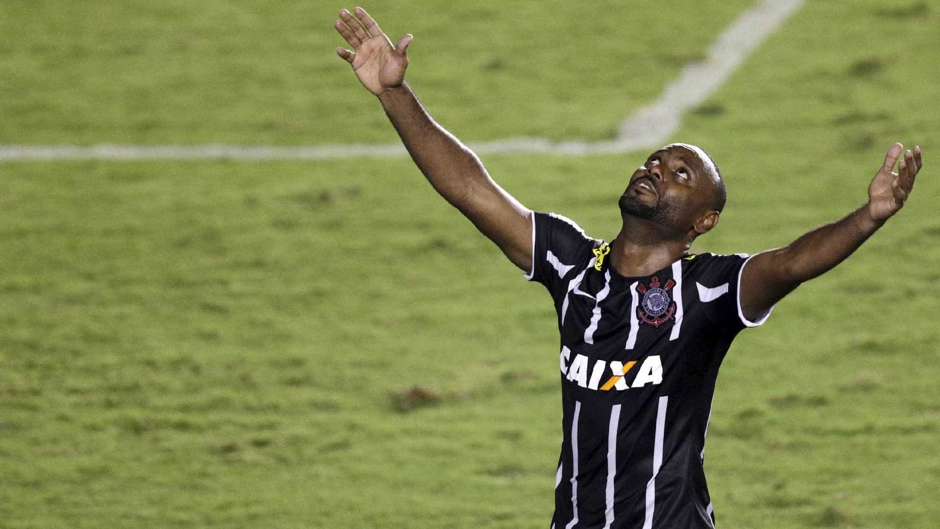 Corinthians confirma retorno de Vagner Love