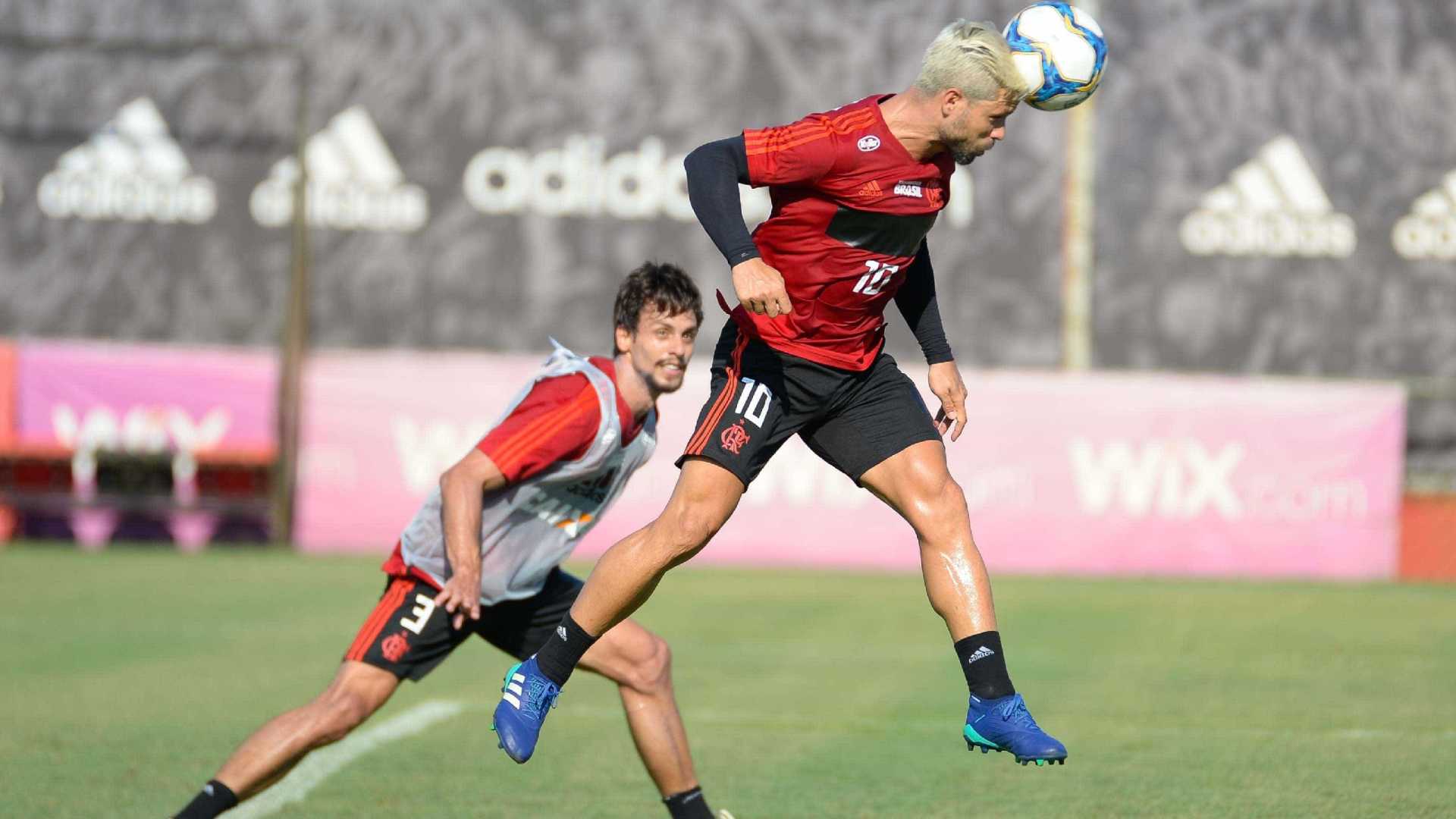 Botafogo e Flamengo se enfrentam neste sábado pelo Carioca