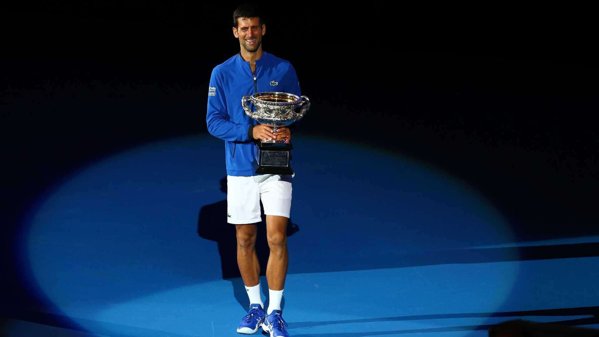 Djokovic arrasa Nadal e conquista o Aberto da Austrália pela 7ª vez