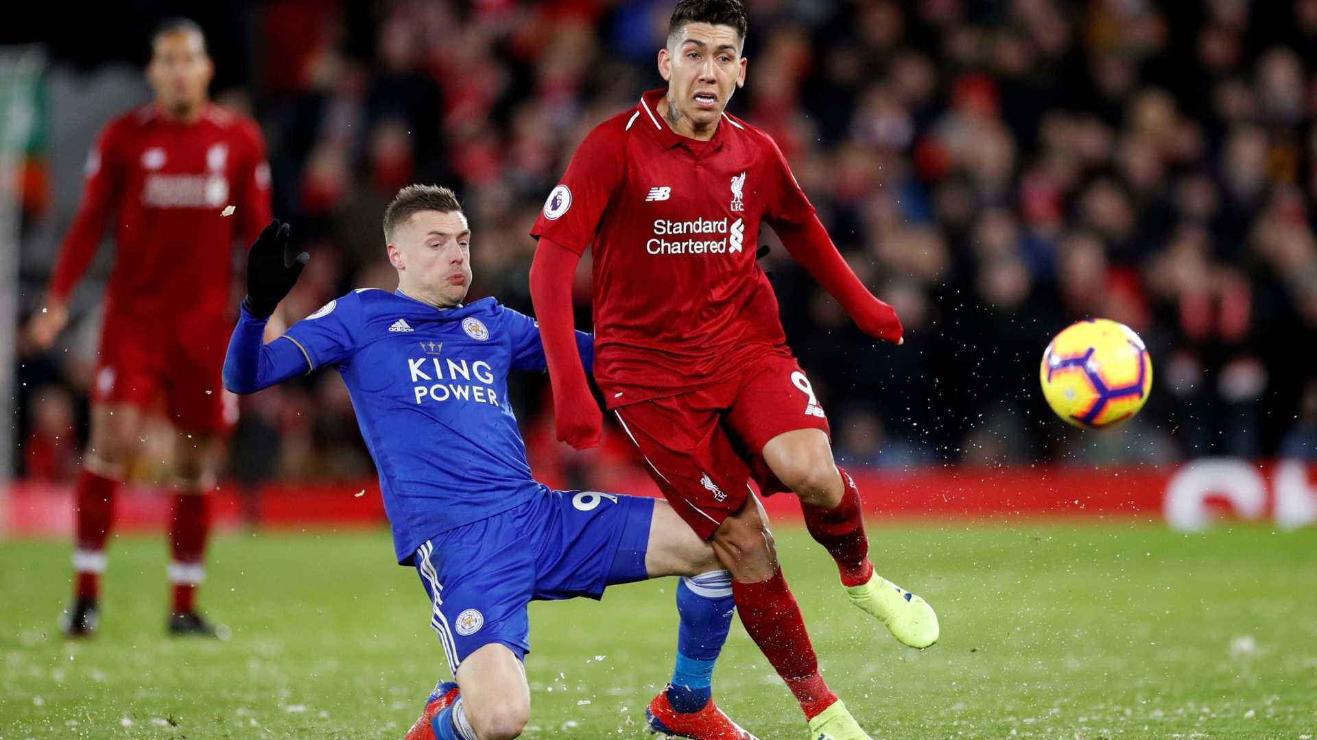 Liverpool tropeça e só empata com o Leicester, mas segue na liderança