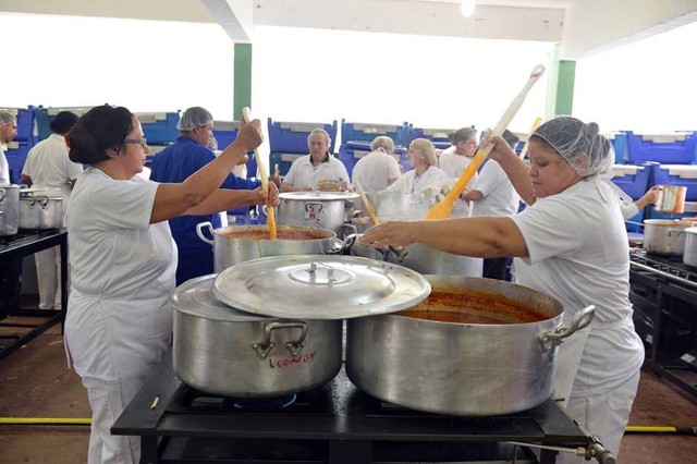 Agências do Trabalho têm mais de 100 vagas e salários de até R$ 6,5 mil no Grande Recife e Zona da Mata