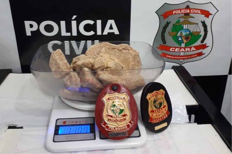 Mulher é presa com mais de 1 kg de drogas dentro da bolsa em Barbalha-CE