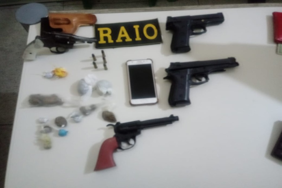 BPRAIO aprende arma de fogo e droga em festa no bairro Aeroporto na cidade de Juazeiro do Norte-CE