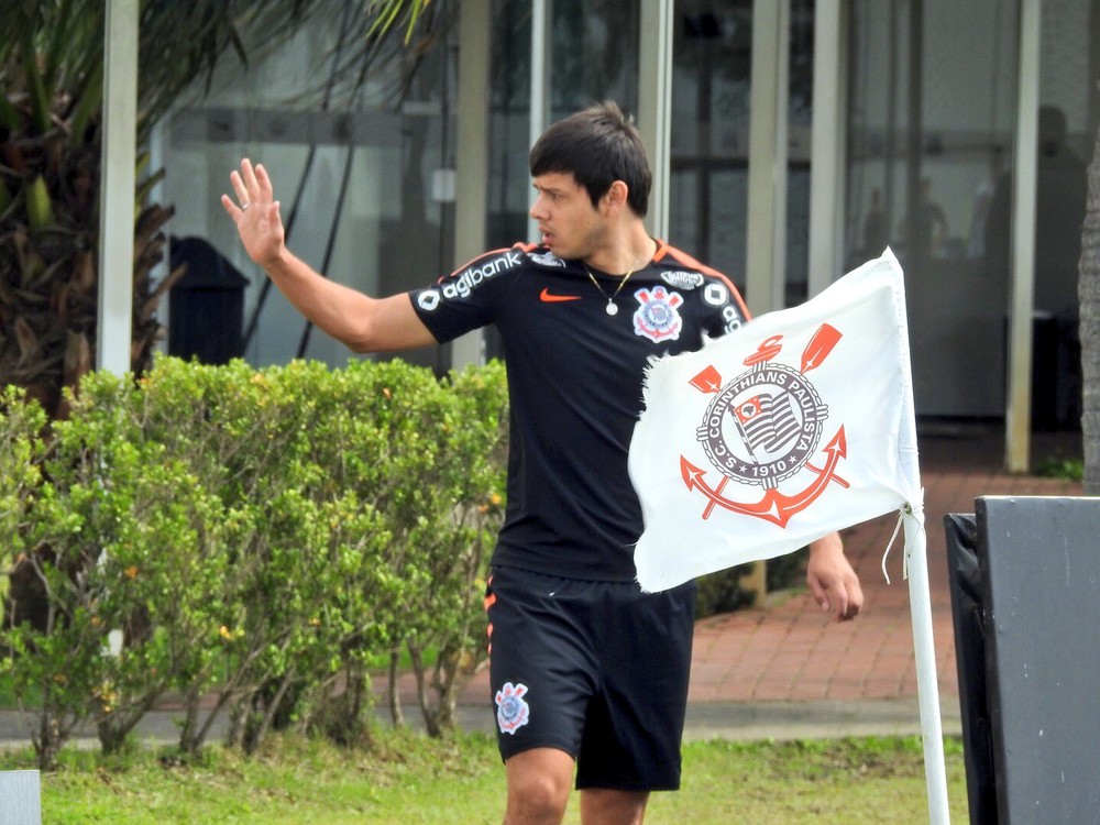 Andrés diz que Romero não quer renovar com o Corinthians e exime empresários de culpa