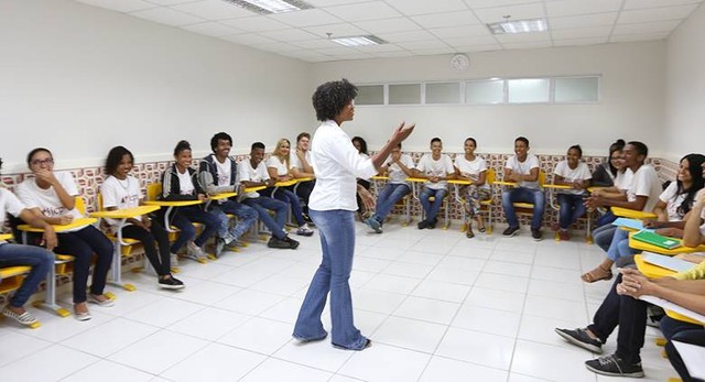 Curso gratuito de inglês voltado para jovens tem inscrições abertas em Salvador