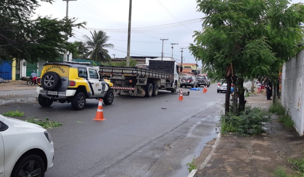 Ciclista é atropelado e morto em Iparana, na Grande Fortaleza