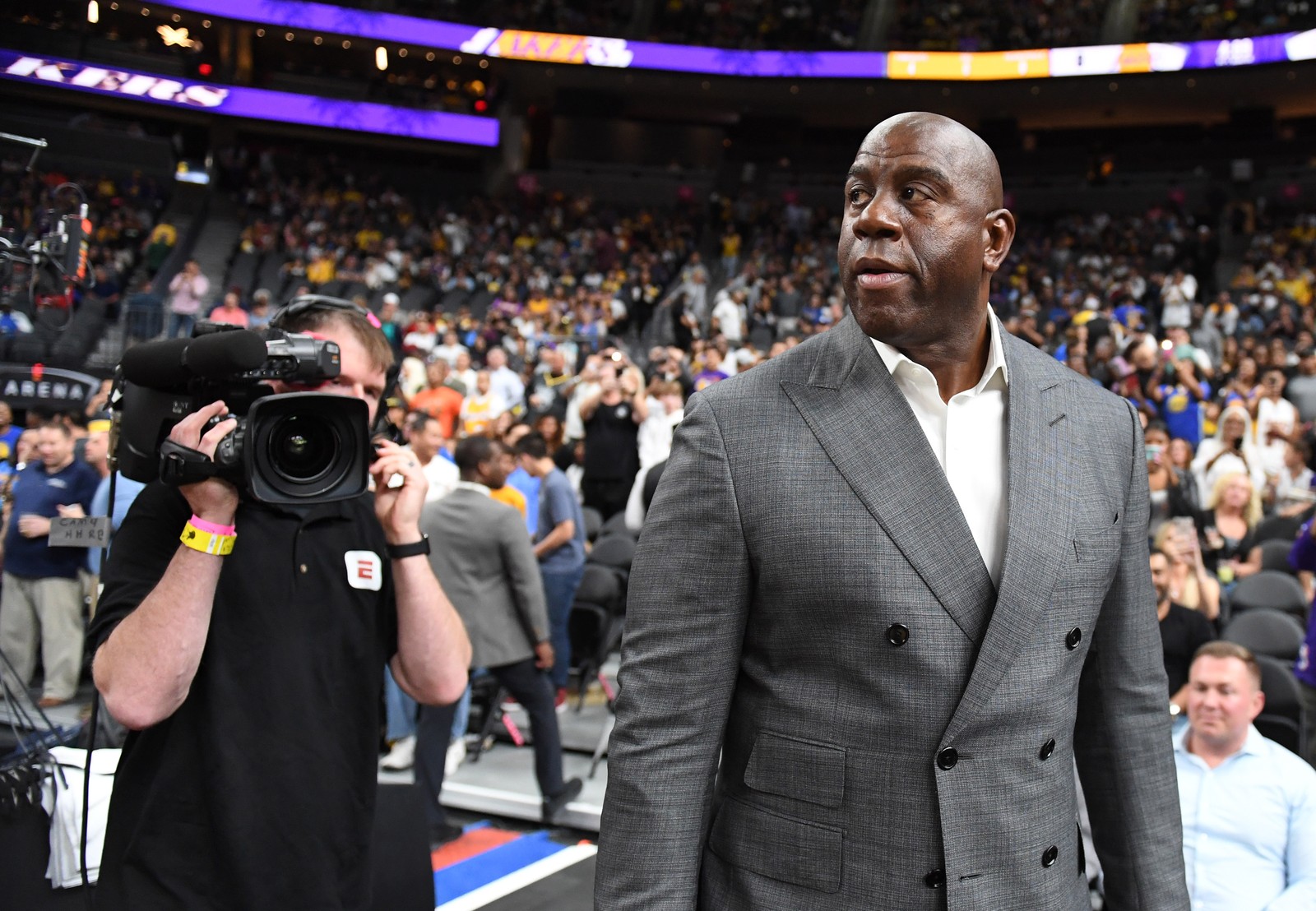 Magic Johnson crê não ter havido boa fé dos Pelicans na negociação envolvendo Davis