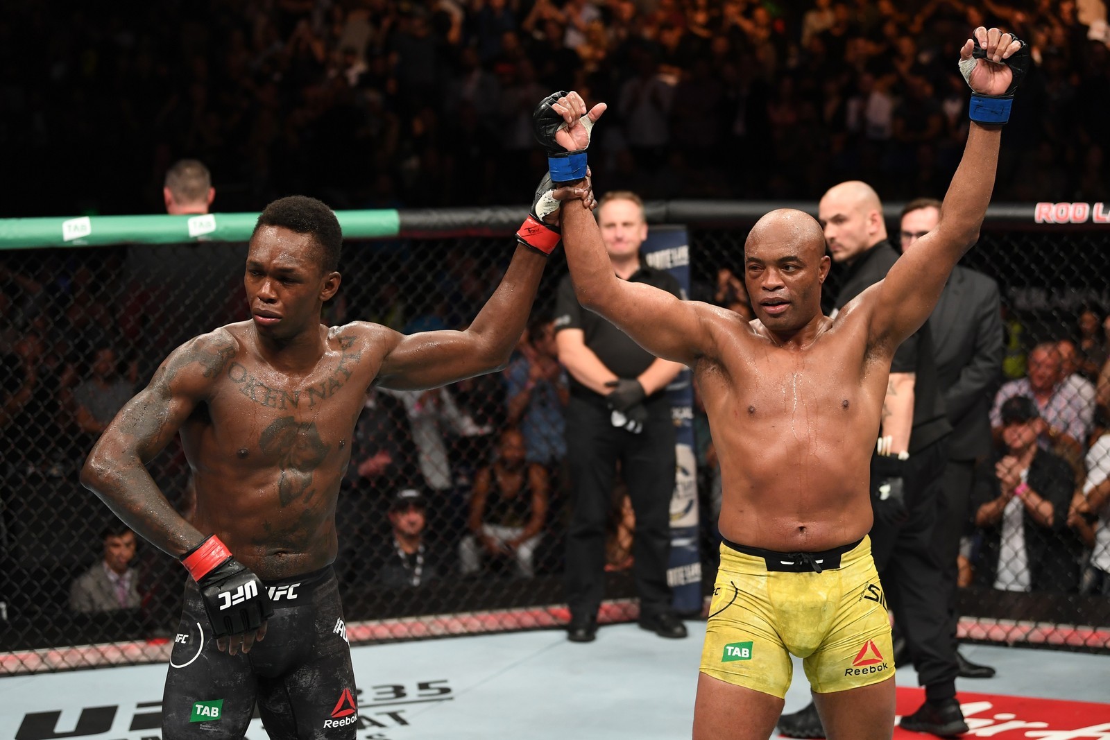 Após duelo disputado, Anderson Silva revela que torce para Adesanya ser campeão do UFC