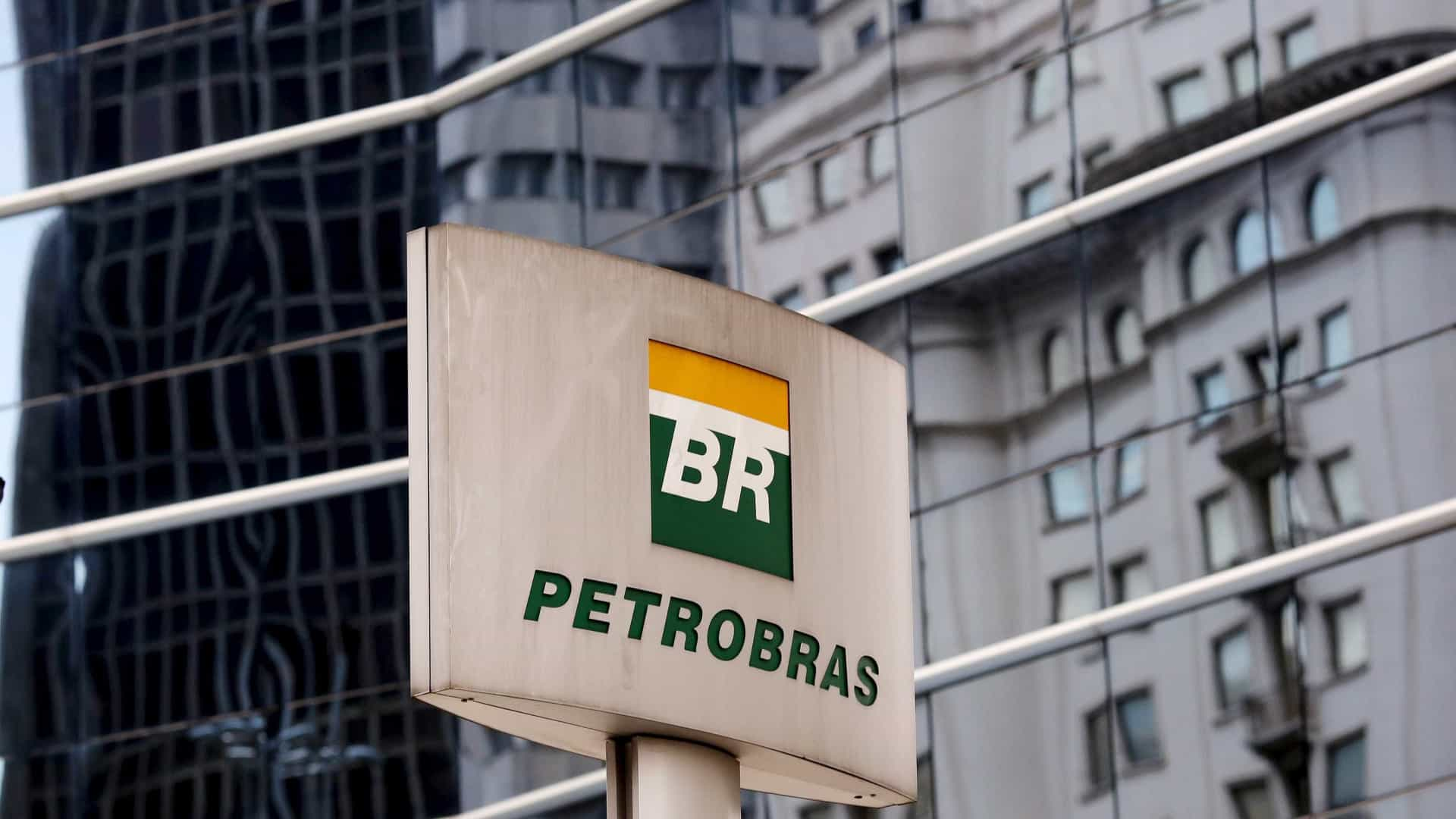 Petrobras revê patrocínios e deve se afastar da cultura