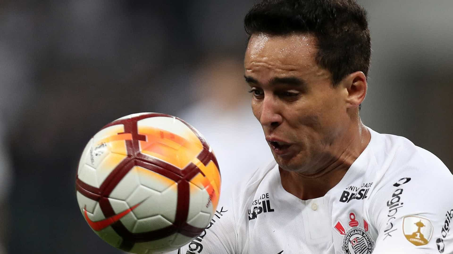 Carille revela que Jadson vai desfalcar Corinthians por 15 dias