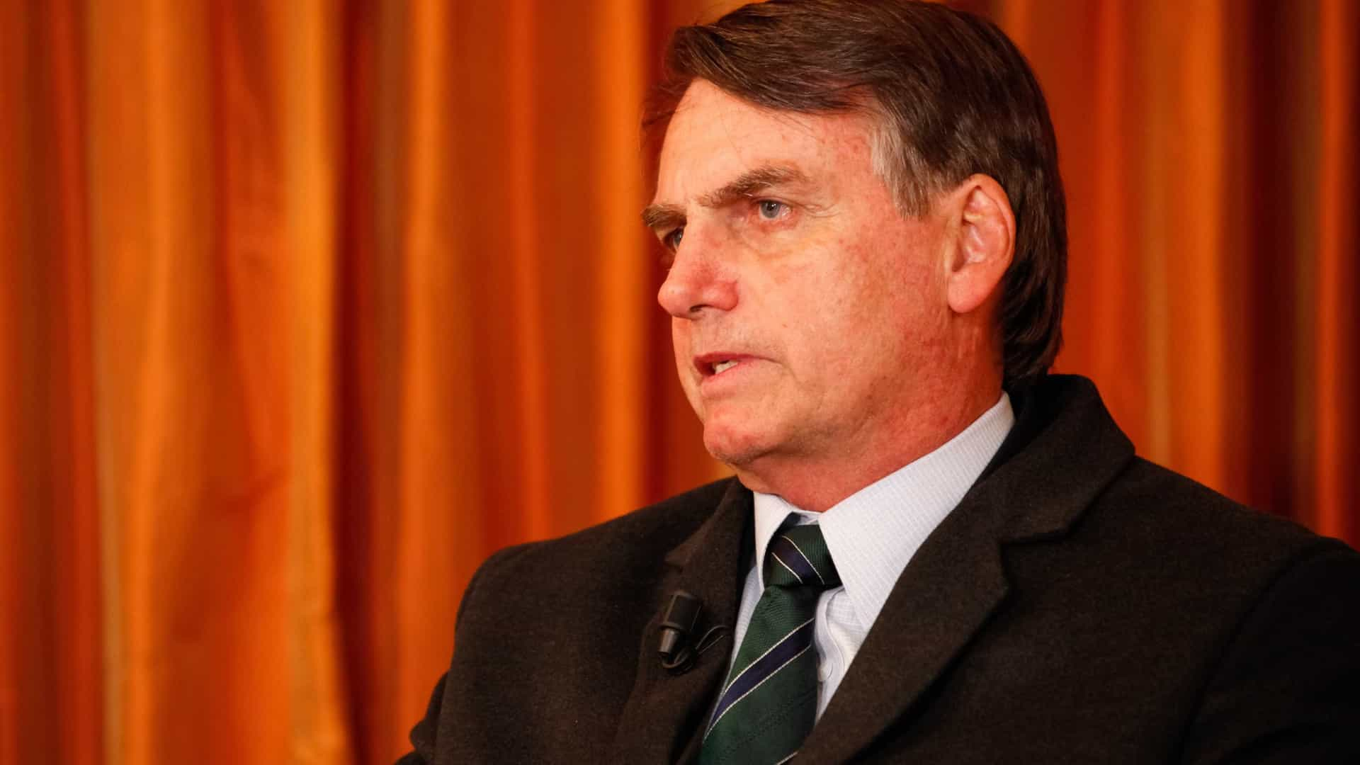 Bolsonaro dormiu bem e está sem febre; alta segue em avaliação