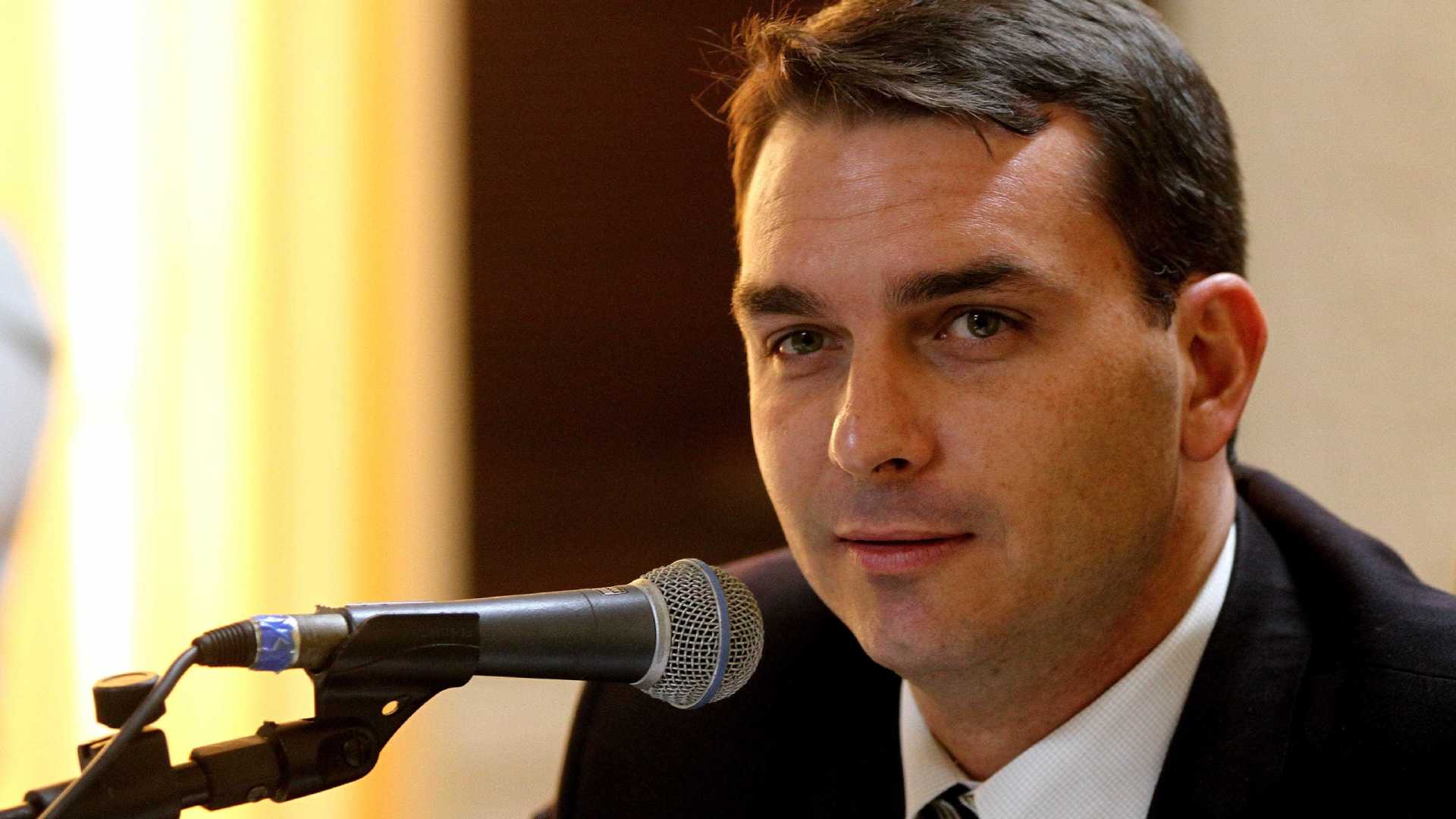 Marco Aurélio libera MP do Rio a investigar Flávio Bolsonaro