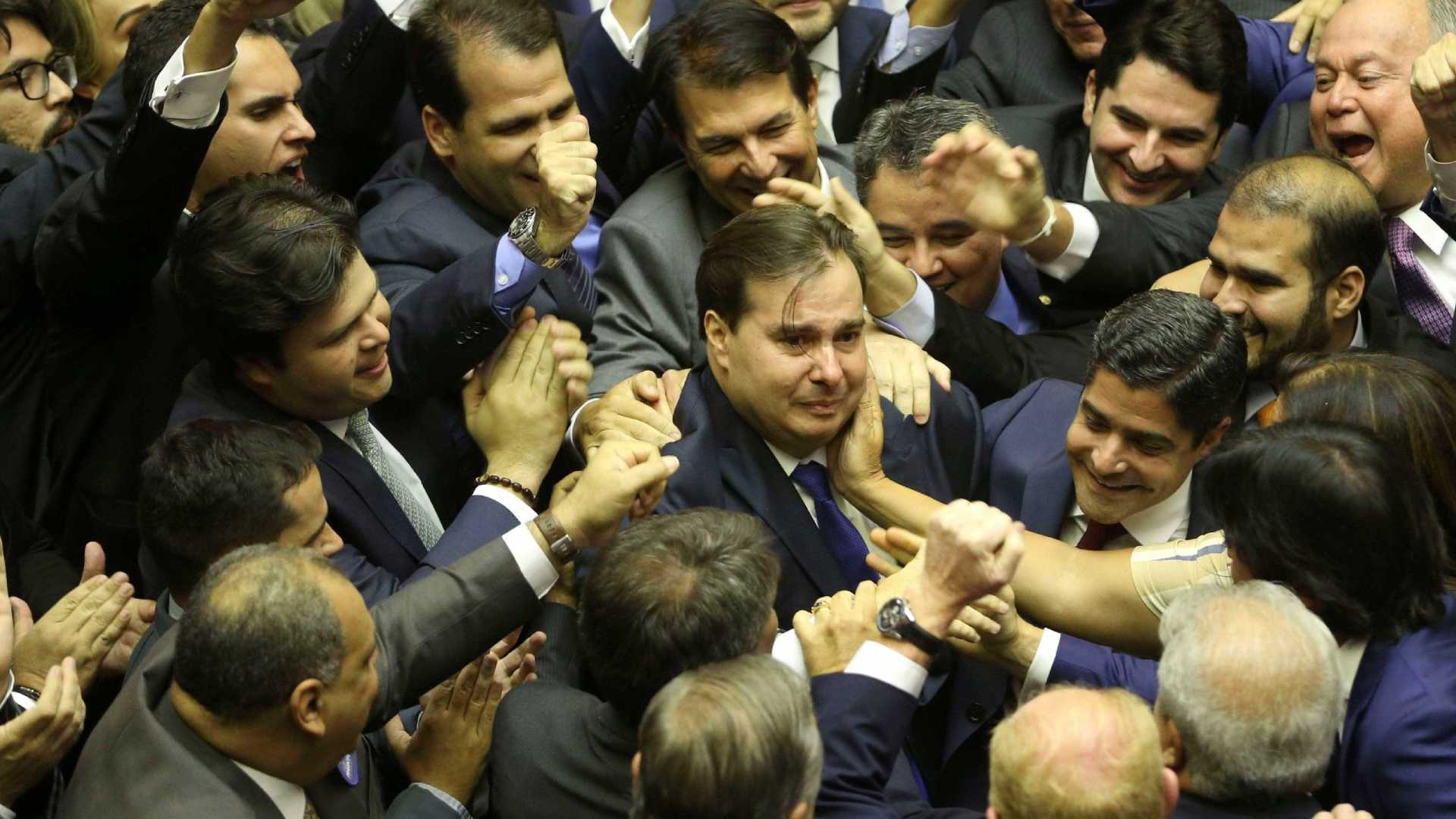 Eleições de Alcolumbre e Maia devem animar mercado, dizem economistas