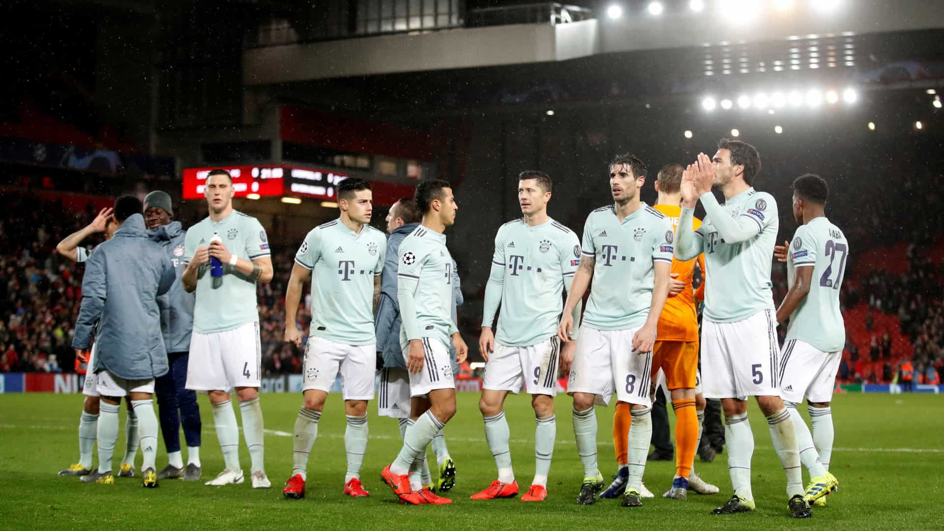 Bayern empata com o Liverpool e jogará por vitória simples na Alemanha