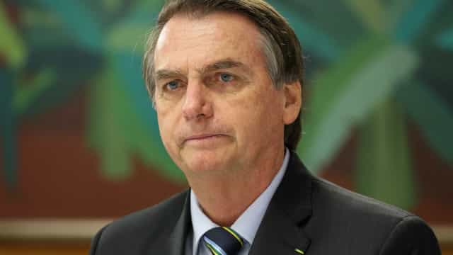 Bolsonaro inflou declaração de bens com van vendida para ex-assessor