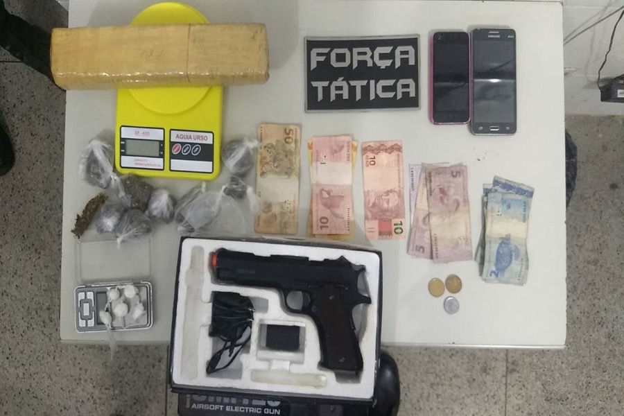 Drogas e simulacro de arma de fogo são apreendidos e três acusados são presos pela Força Tática  em Juazeiro do Norte-CE