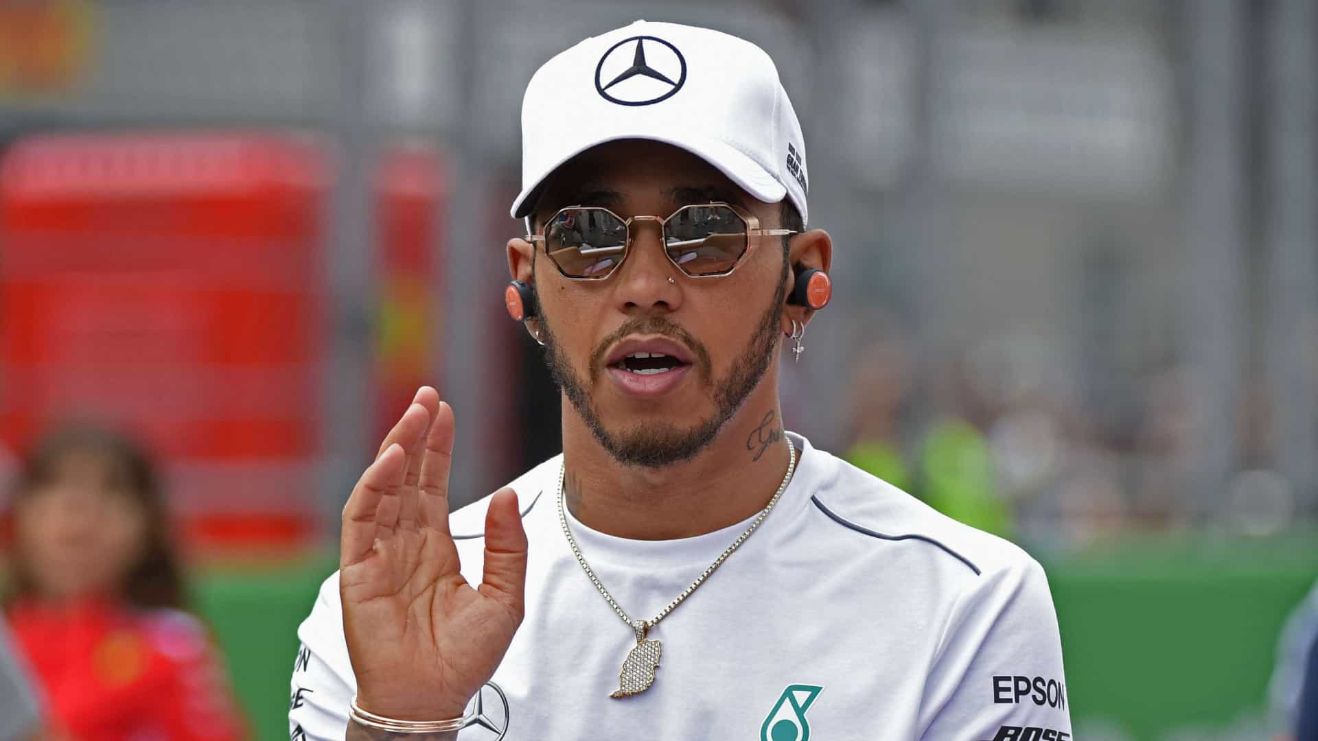 F-1 inicia com expectativa de duelo entre Hamilton e Vettel