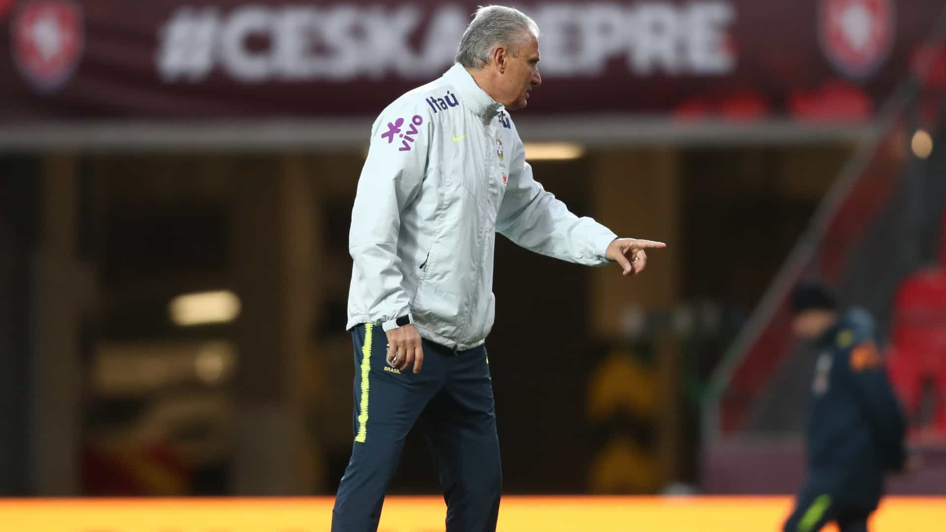 Tite admite risco ao manter Coutinho em amistoso de hoje