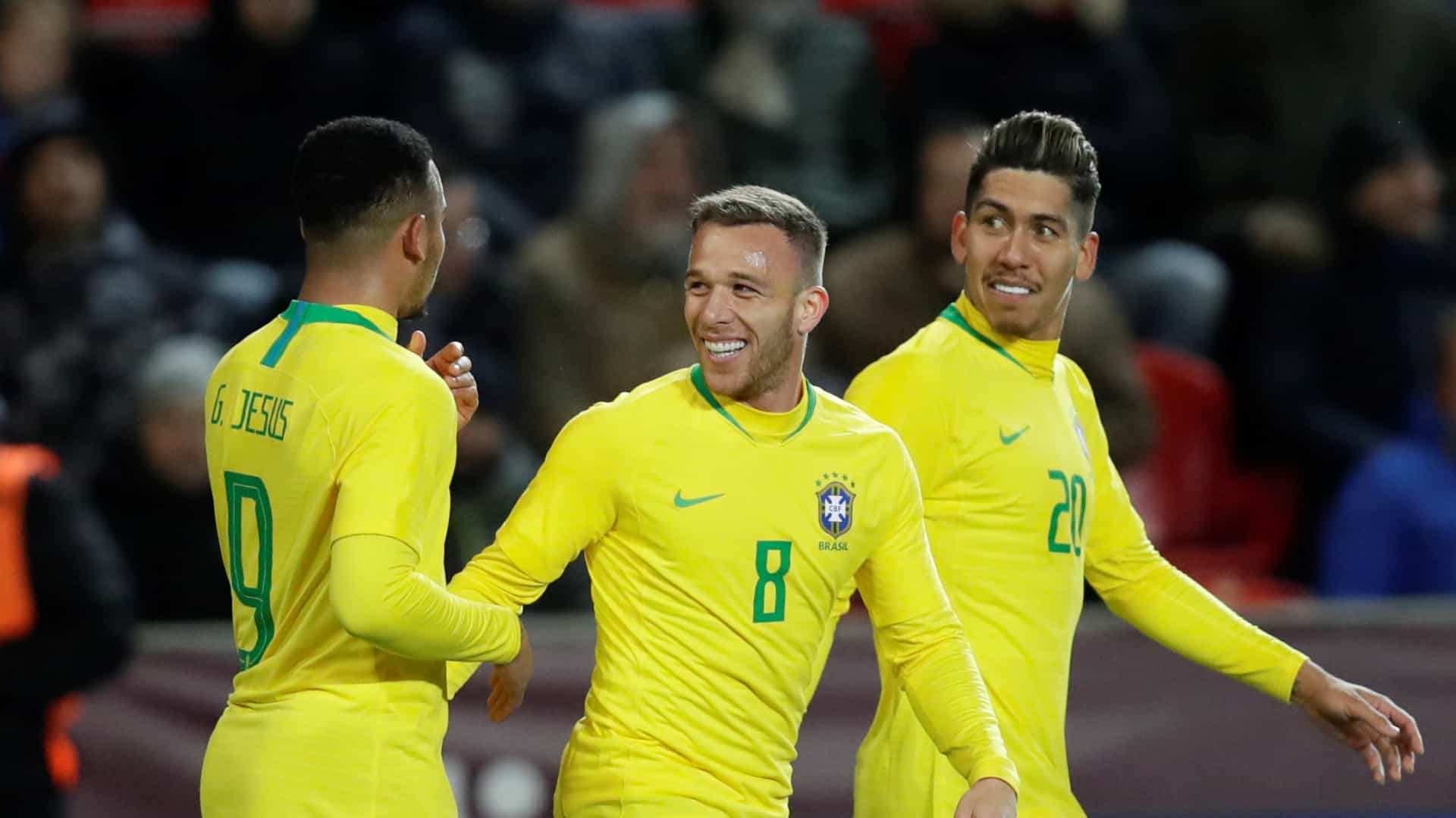 Brasil vence a República Tcheca antes de convocação para a Copa América