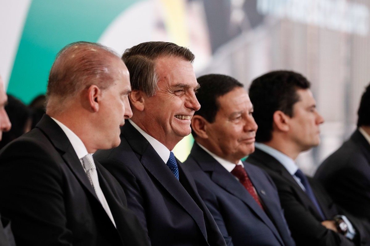 Decreto de Bolsonaro proíbe uso dos termos ‘Vossa Excelência’ e ‘doutor’ nos órgãos federais