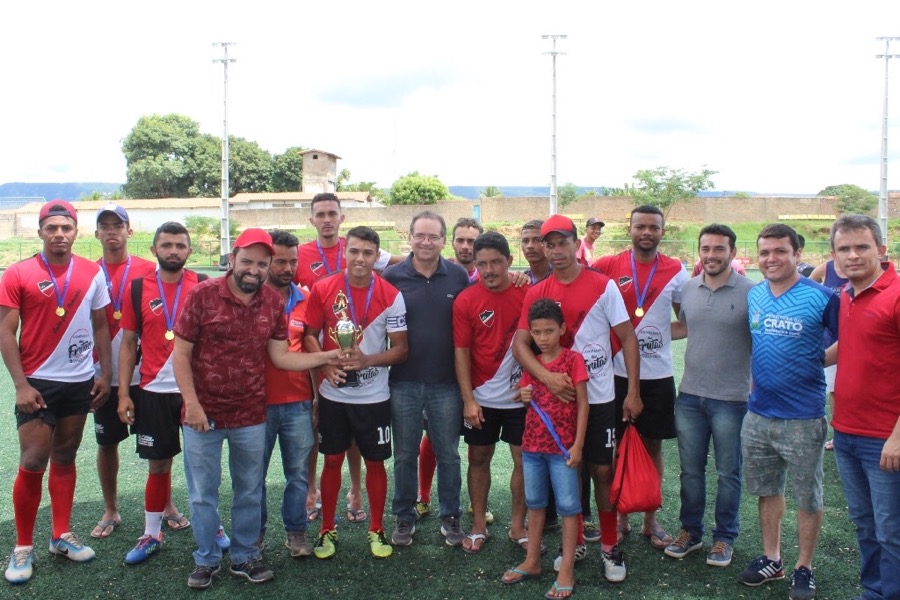 Governo Municipal e população comemoram 1 ano da Areninha do Seminário com torneio e anúncio de investimento para o bairro