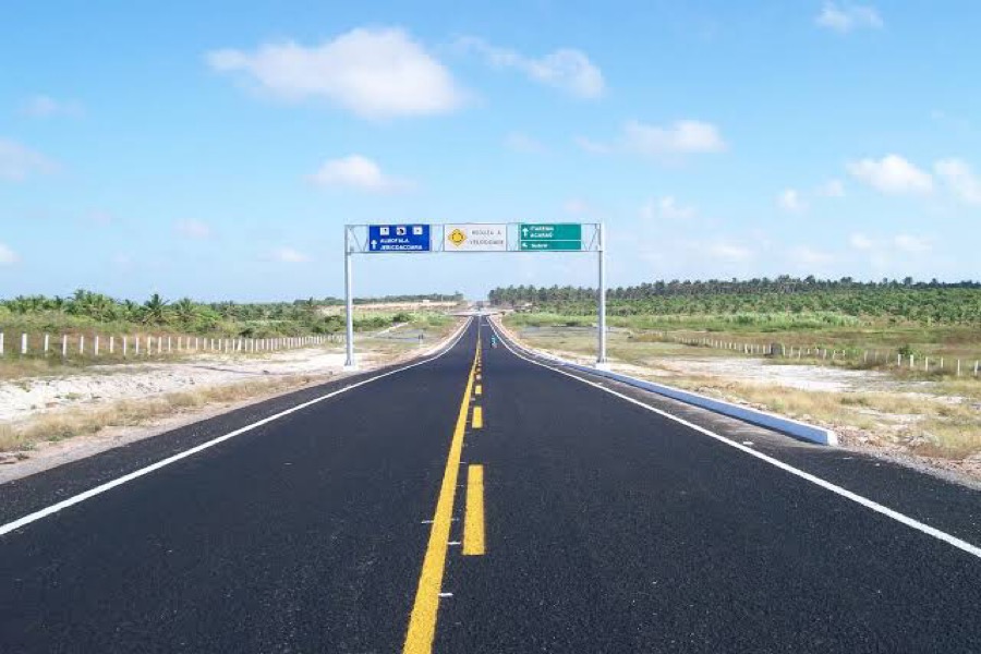 Governo do Ceará licita 182 km de obras de restauração e pavimentação de rodovias