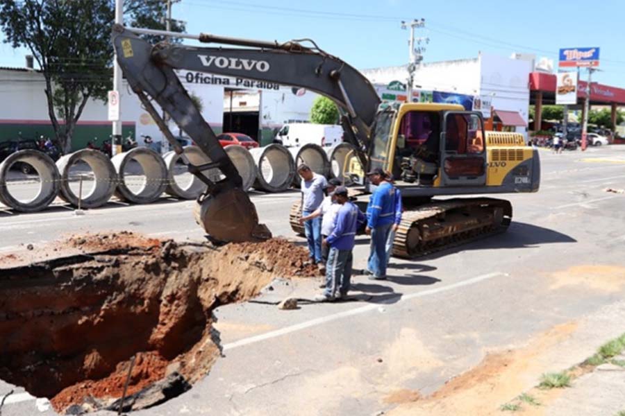 Com obras na Avenida Padre Cícero em Juazeiro do Norte, empresários do setor automotivo se dizem prejudicados