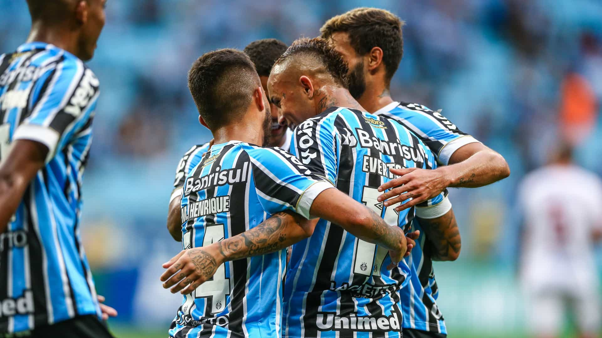 Grêmio bate São Luiz-RS e confirma Gre-Nal em final no RS