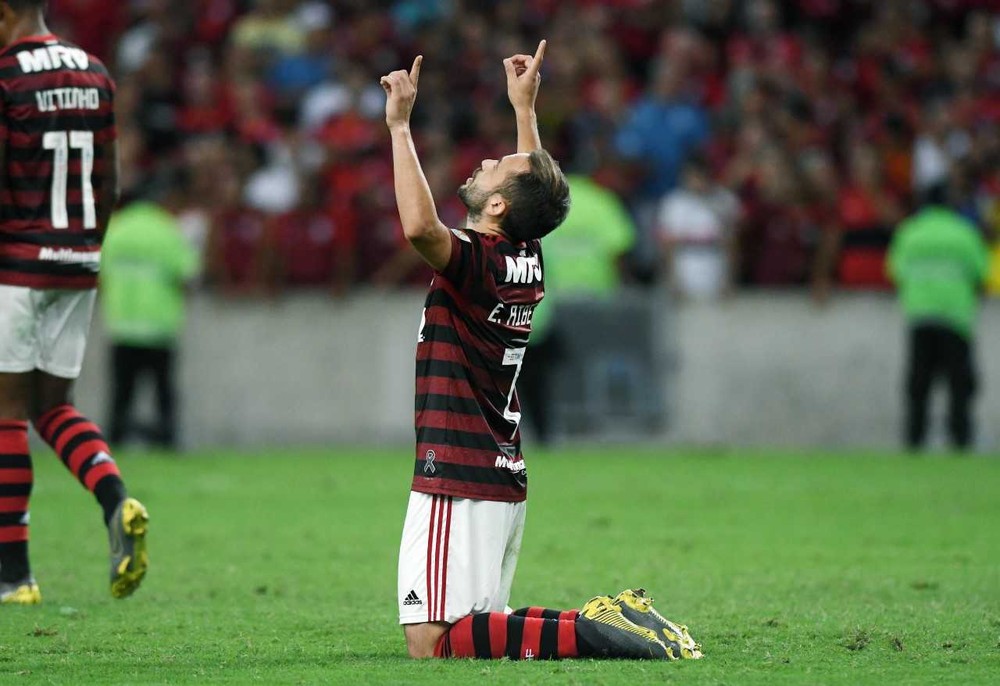 Para Everton Ribeiro, Flamengo dá passo importante para terminar como líder do grupo