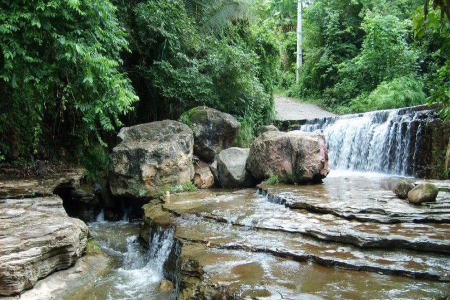 Jovem de 23 anos tem celular roubado por dupla enquanto recolhia lixo na Cascata do Crato-CE