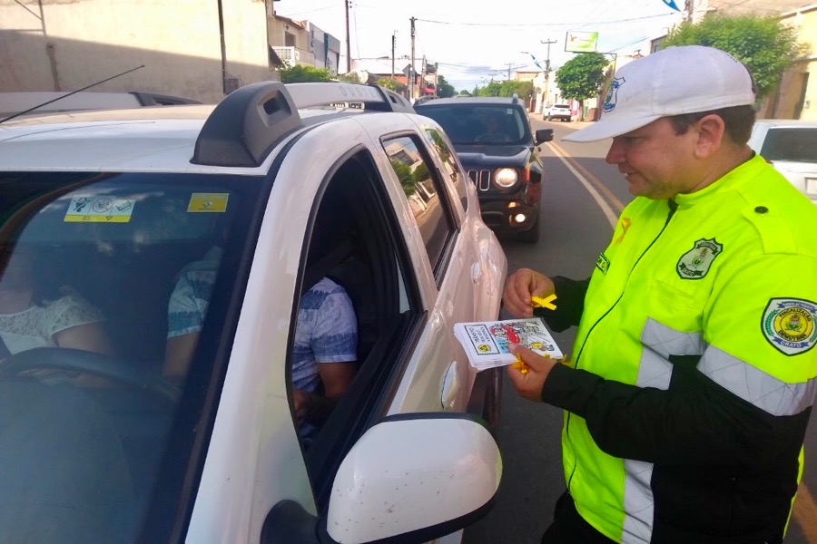 Demutran realiza blitz educativa da Campanha “Maio Amarelo” em Crato