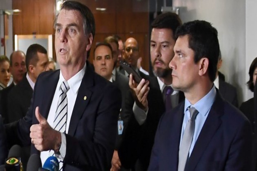 Bolsonaro confirma que vai indicar Sérgio Moro para vaga no Supremo Tribunal Federal