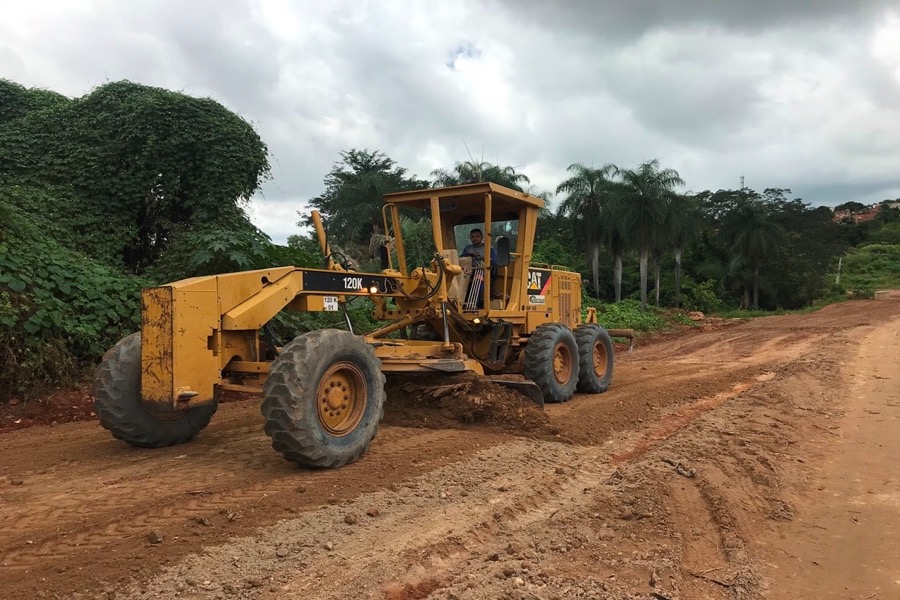 Governo do Crato retoma obra da Avenida Aderson da Franca (Hermes Paraíba)