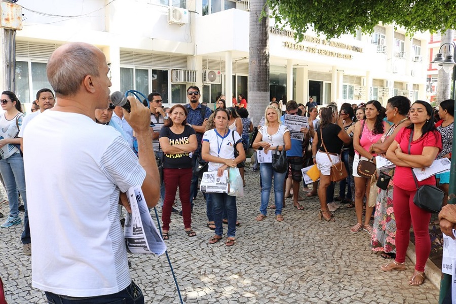 Em Assembleia Geral, servidores de Juazeiro do Norte suspendem greve; PL do reajuste salarial será levado à Câmara