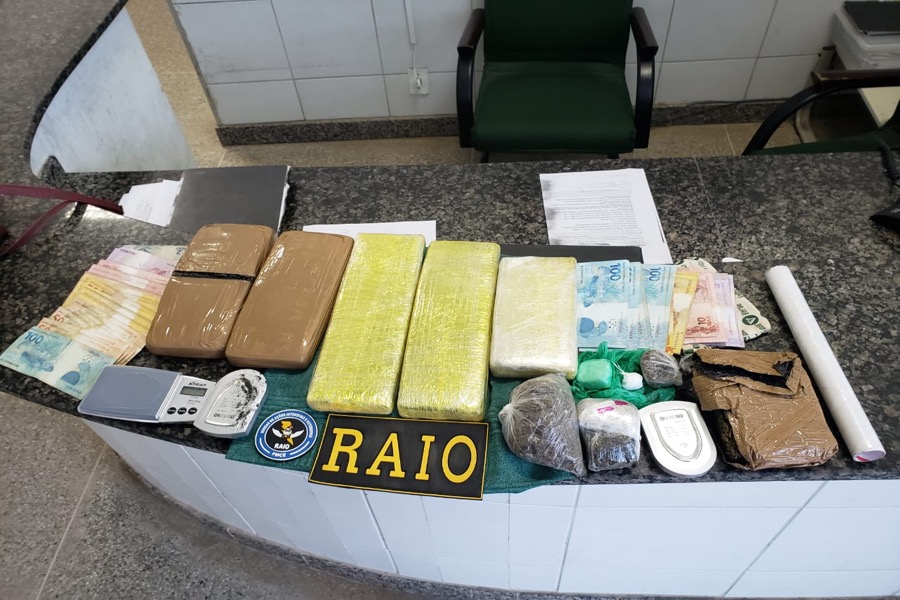 BPRAIO apreende mais de 5 Kg de drogas na cidade de Crato-CE  e prende mais de cinco acusados