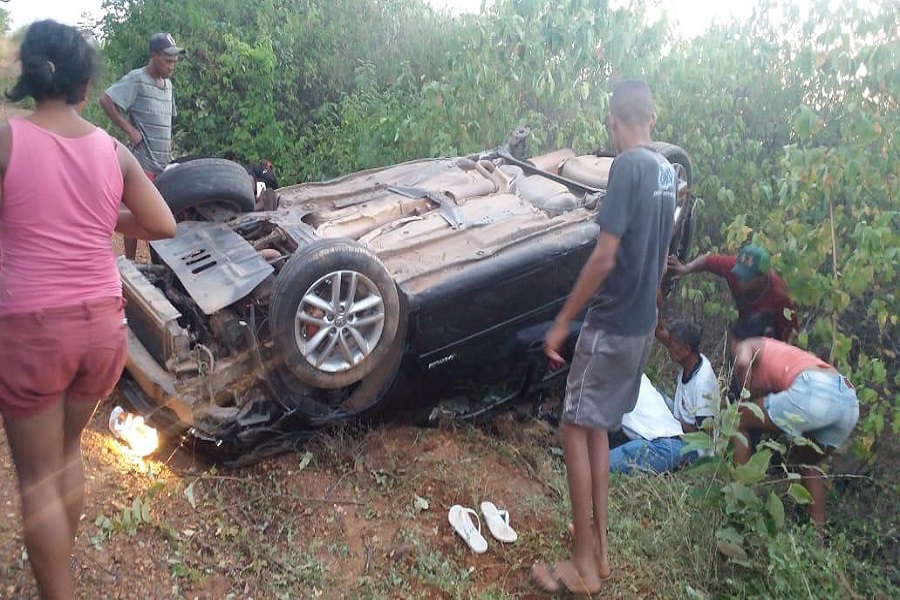 Três acidentes de trânsito deixam o saldo de cinco mortes  nas cidades de Jati, Salitre e Jardim-CE