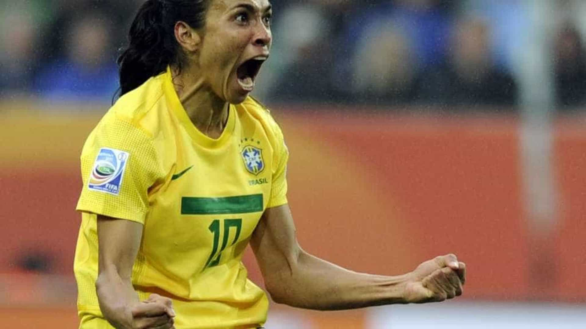 Brasil bate Itália com gol histórico de Marta e avança no Mundial