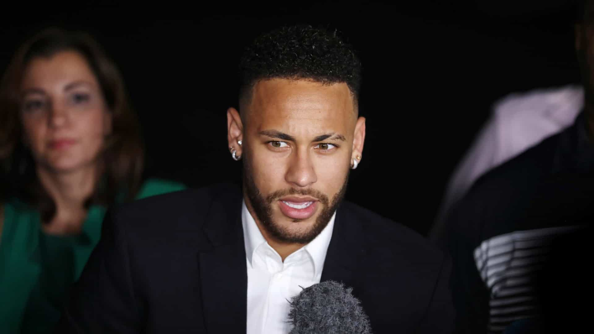 Justiça brasileira bloqueia 36 imóveis de Neymar